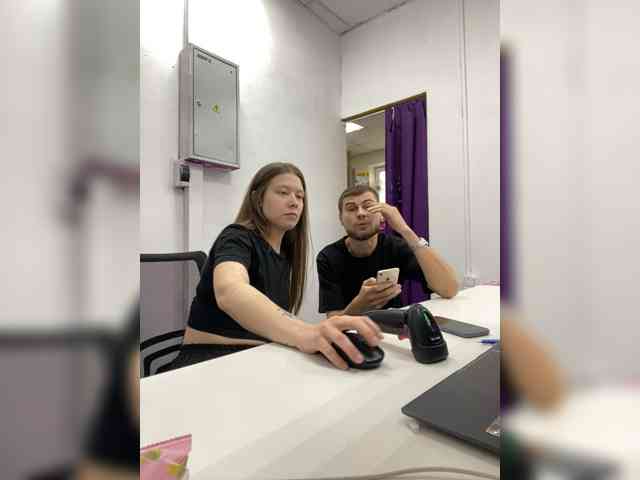-SweetCouple-1 webcam