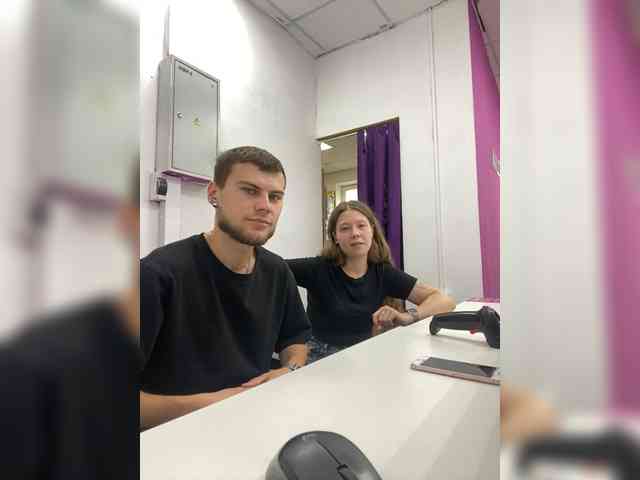 -sweetcouple-1's live stream