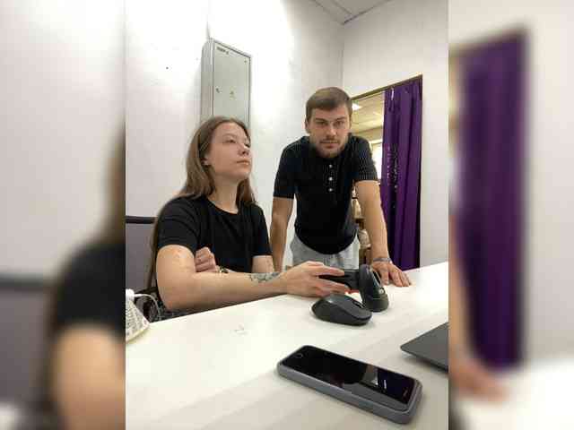 -SweetCouple-1 webcam