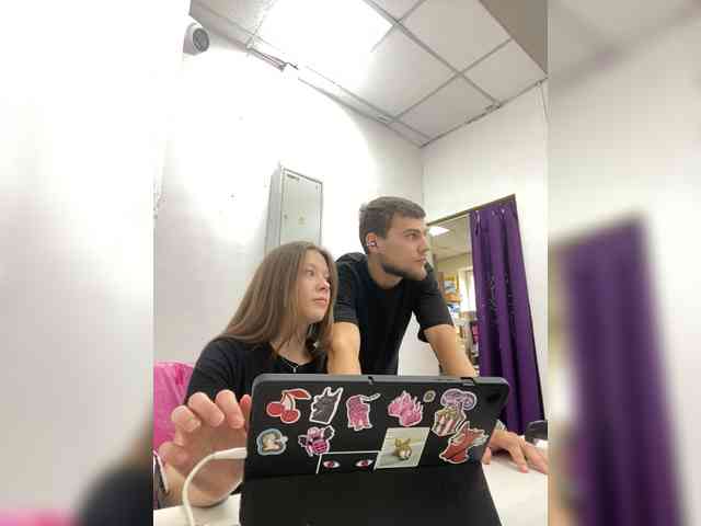 -SweetCouple-1 webcam