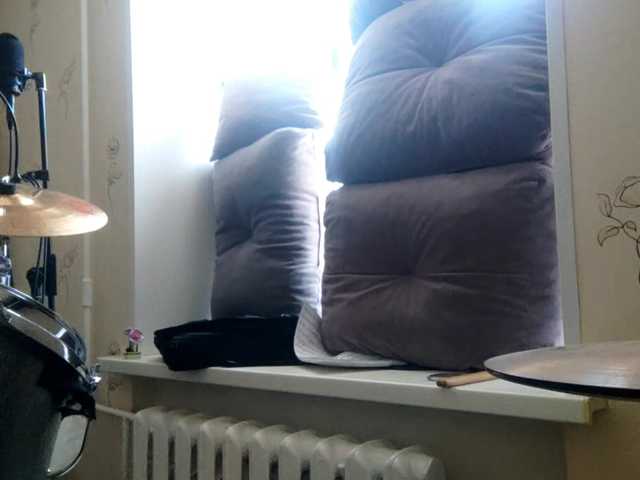 LeanaLomino live cam on BongaCams