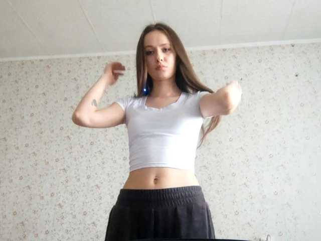 LeanaLomino live cam on BongaCams