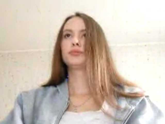 LeanaLomino live cam on BongaCams