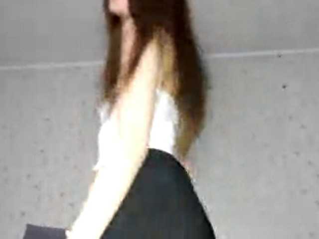 LeanaLomino live cam on BongaCams