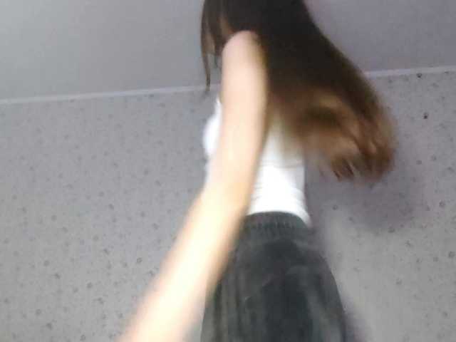 LeanaLomino live cam on BongaCams