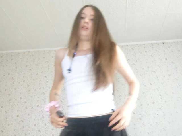 LeanaLomino live cam on BongaCams