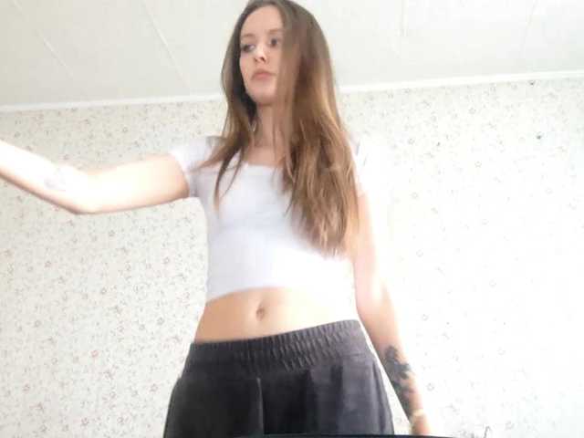 LeanaLomino live cam on BongaCams