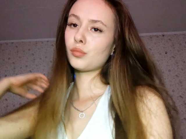 LeanaLomino live cam on BongaCams