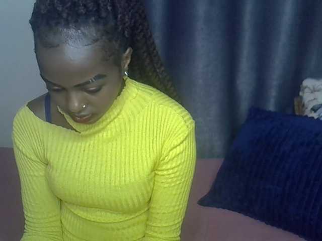 Tyra019a live cam on BongaCams