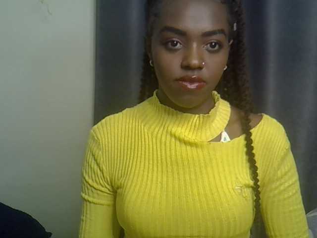 Tyra019a live cam on BongaCams