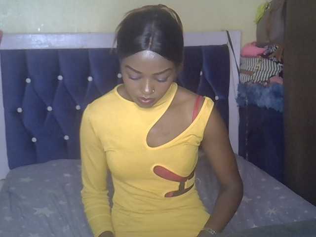 Tyra019a live cam on BongaCams