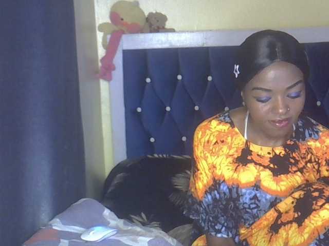 Tyra019a live cam on BongaCams