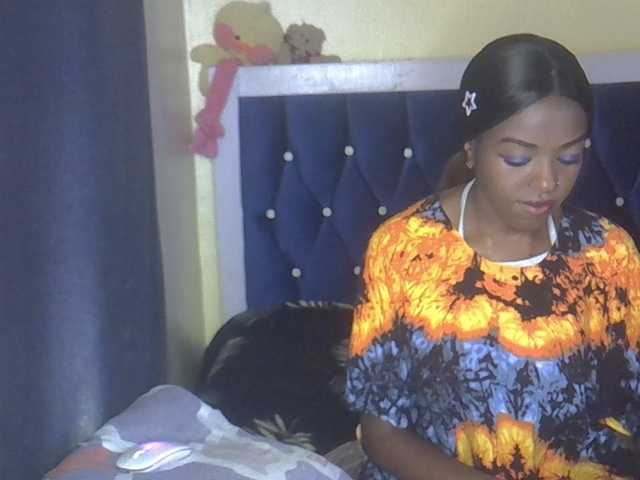 Tyra019a live cam on BongaCams