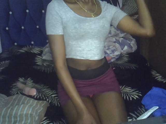 Tyra019a live webcam show