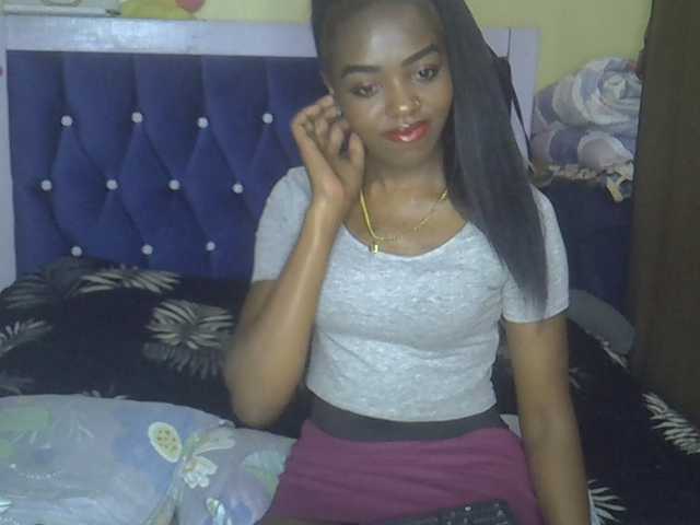 Tyra019a live cam on BongaCams