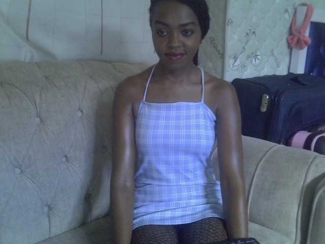 Tyra019a