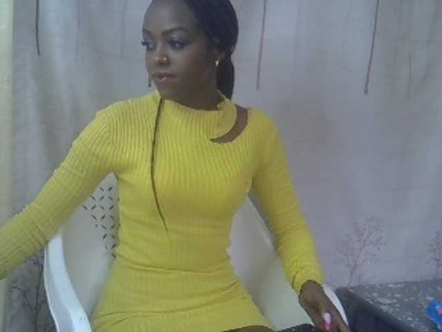 Tyra019a live cam on BongaCams