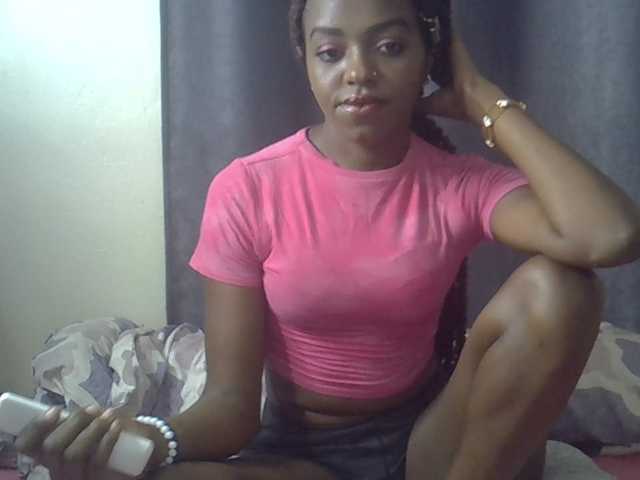 Tyra019a, en vivo ahora en BongaCams