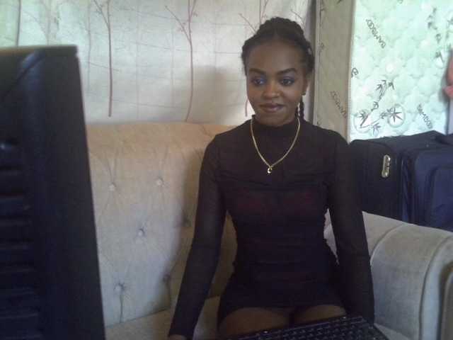 Tyra019a