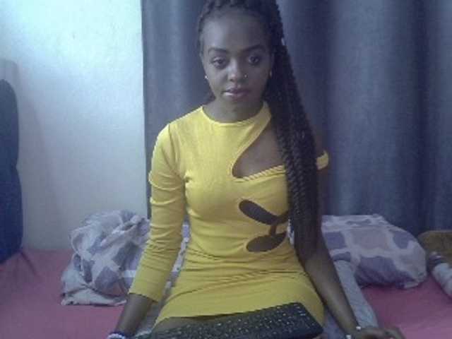 Tyra019a live cam on BongaCams
