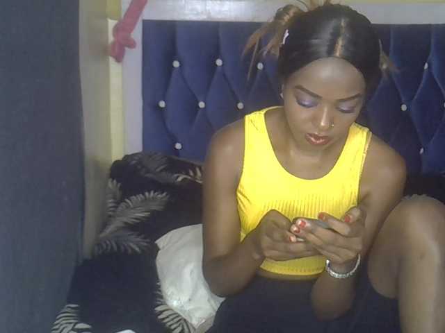 Tyra019a live cam on BongaCams