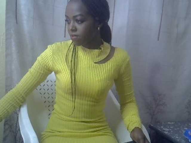 Tyra019a live cam on BongaCams