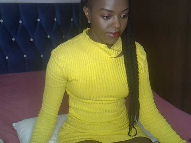 Tyra019a live cam on BongaCams