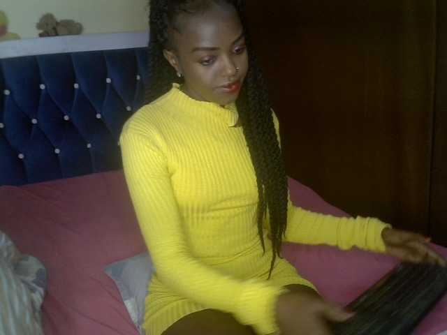 Tyra019a live cam on BongaCams