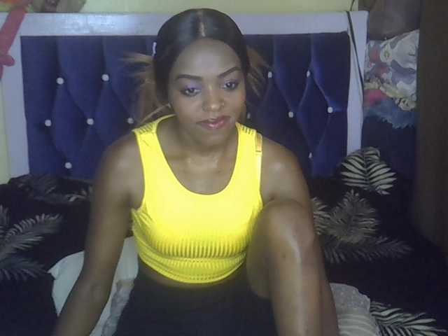 Tyra019a live cam on BongaCams