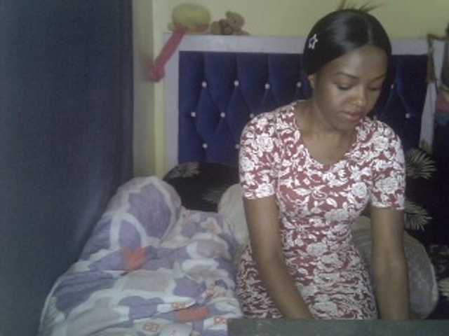 Tyra019a live cam on BongaCams