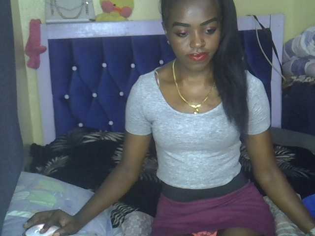 Tyra019a live cam on BongaCams