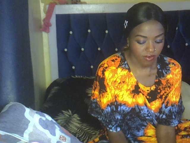 Tyra019a live cam on BongaCams