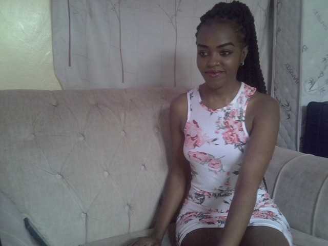Tyra019a live cam on BongaCams