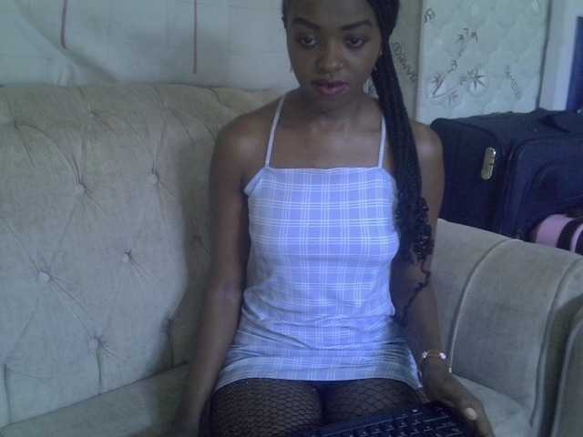 Tyra019a