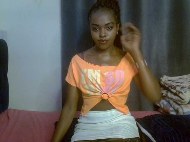 Tyra019a