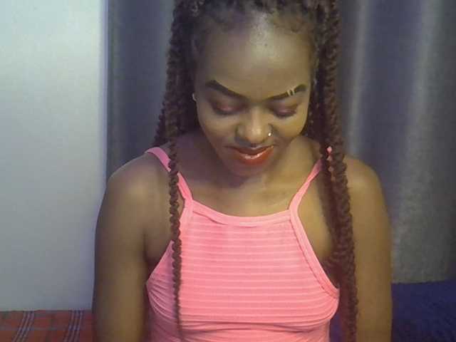 Tyra019a