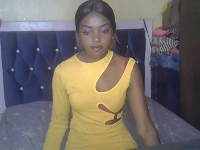 Tyra019a live cam on BongaCams