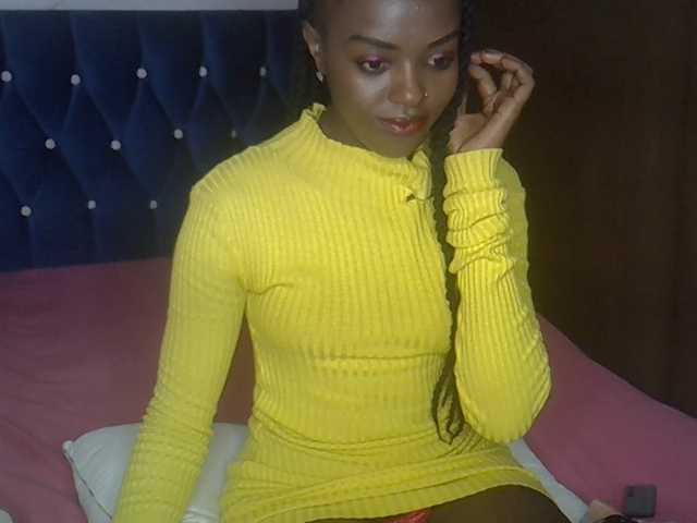 Tyra019a live cam on BongaCams