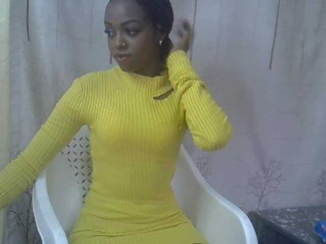 Tyra019a live cam on BongaCams