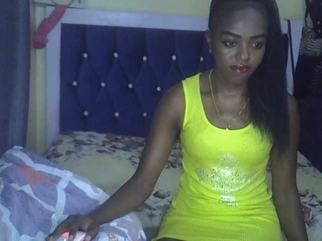 Tyra019a