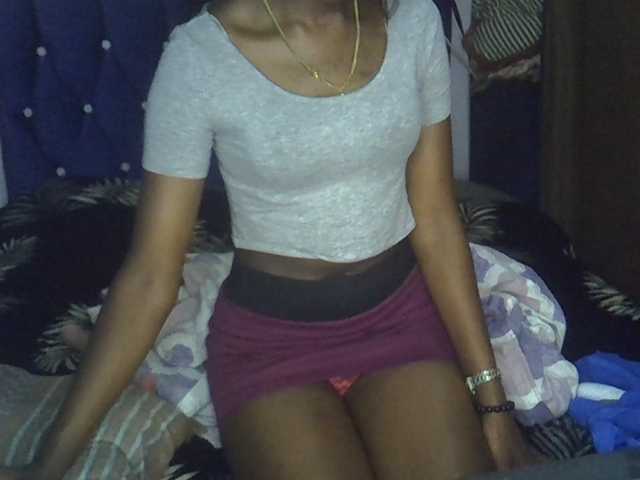 Tyra019a live webcam show