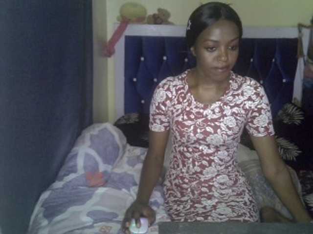 Tyra019a live cam on BongaCams