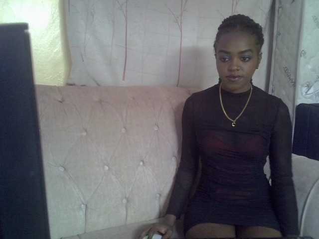 Tyra019a live cam on BongaCams