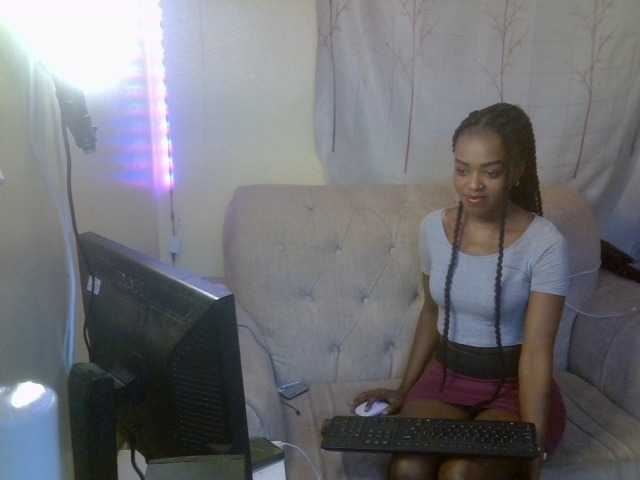 Tyra019a