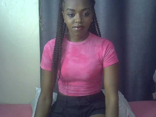 Tyra019a, en directo ahora en BongaCams