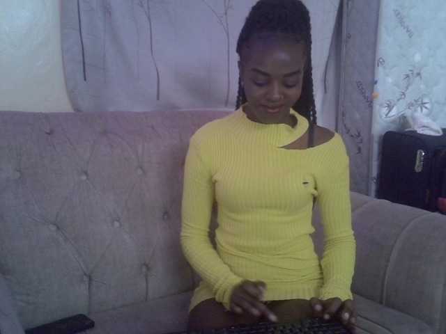 Tyra019a
