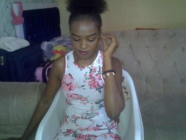 Tyra019a