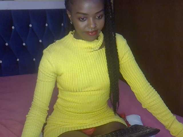 Tyra019a live cam on BongaCams