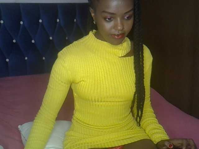Tyra019a live cam on BongaCams