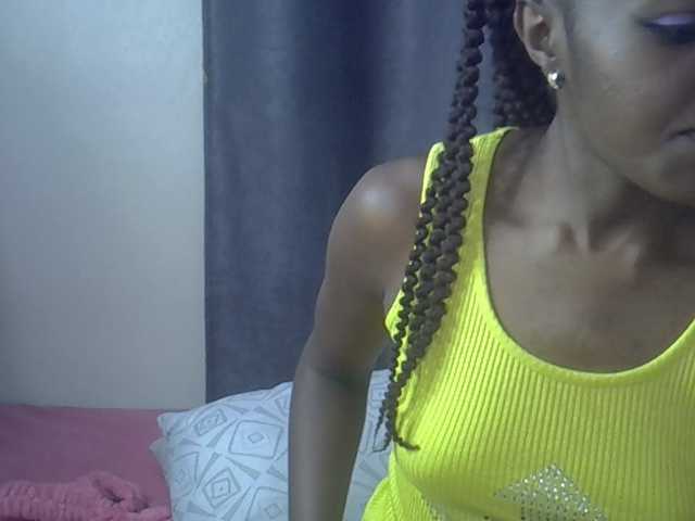 Tyra019a, en directo ahora en BongaCams